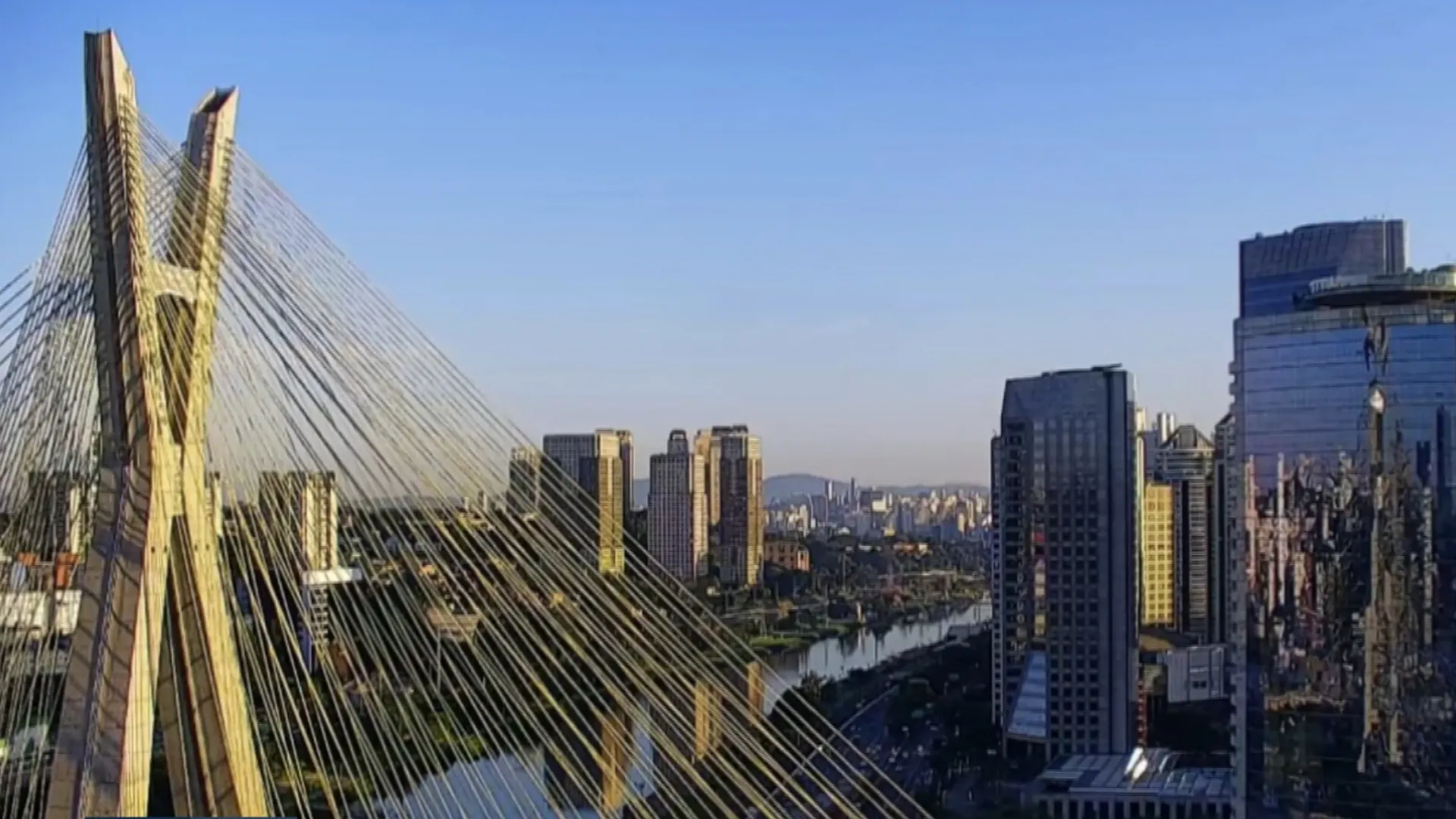 ponte estaiada na marginal pinheiros