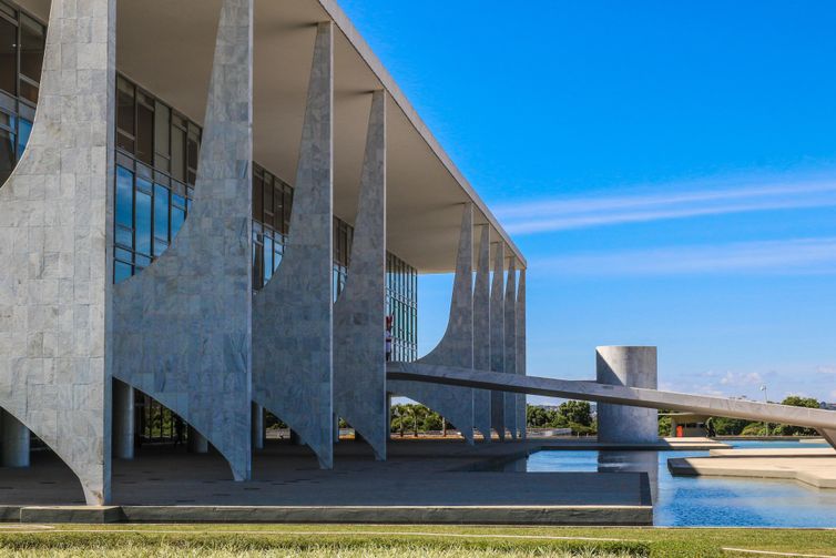 Lula volta à agenda oficial nesta segunda após cirurgia de catarata