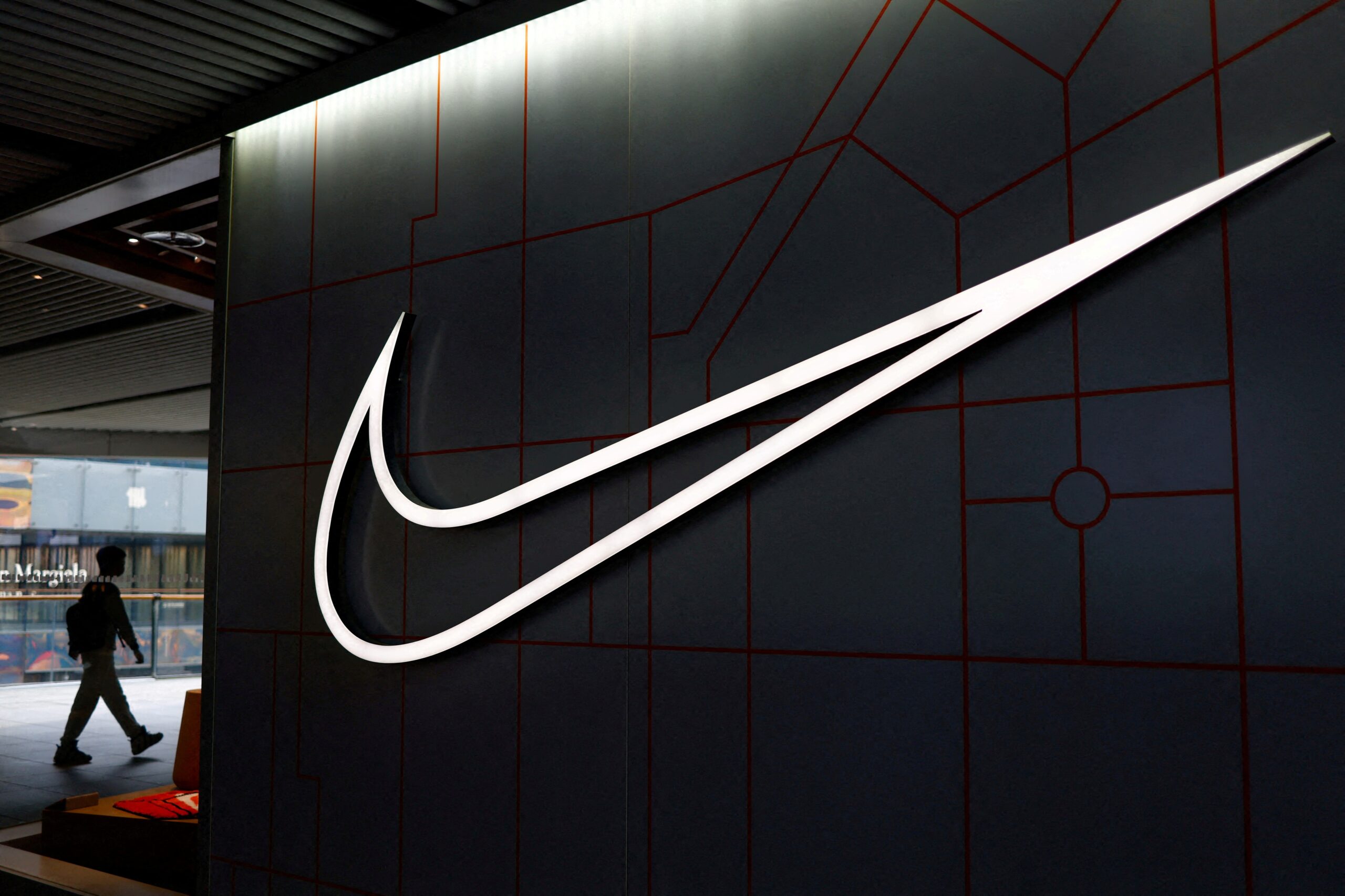 2026 01 26t210307z 1734384676 rc289jafkc61 rtrmadp 3 nike layoffs scaled