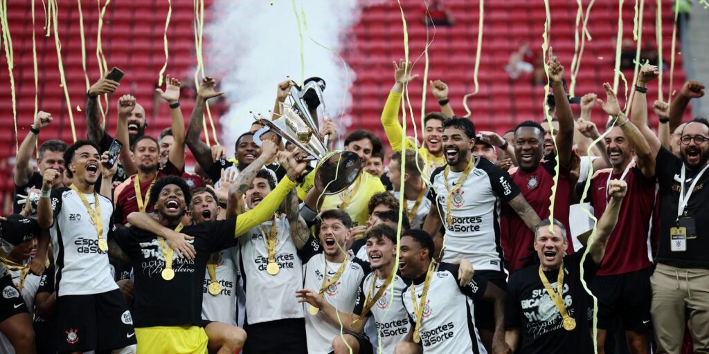 Corinthians supera Flamengo por 2 a 0 e conquista o bicampeonato da Supercopa Rei