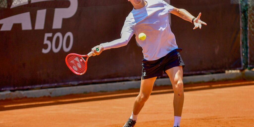 João Fonseca supera Thiago Monteiro e avança no Rio Open