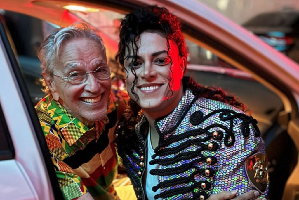 Rodrigo Teaser e Caetano Veloso se encontram após concerto sinfônico em Salvador