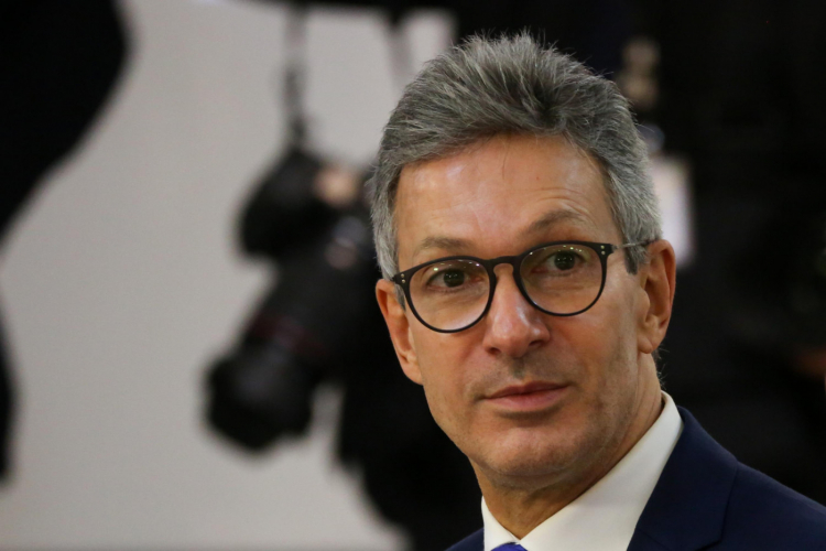 Presidente do Novo afirma que Zema estará no segundo turno e aposta em apoio da direita
