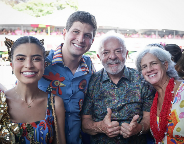 Lula prestigia Galo da Madrugada ao lado de João Campos e Raquel Lyra e planeja seguir agenda de Carnaval em Salvador e no Rio