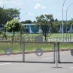 1636226916 esquema de seguranca bloqueia via de acesso aos palacios do jaburu e da alvorada 2757762109 300x200 1