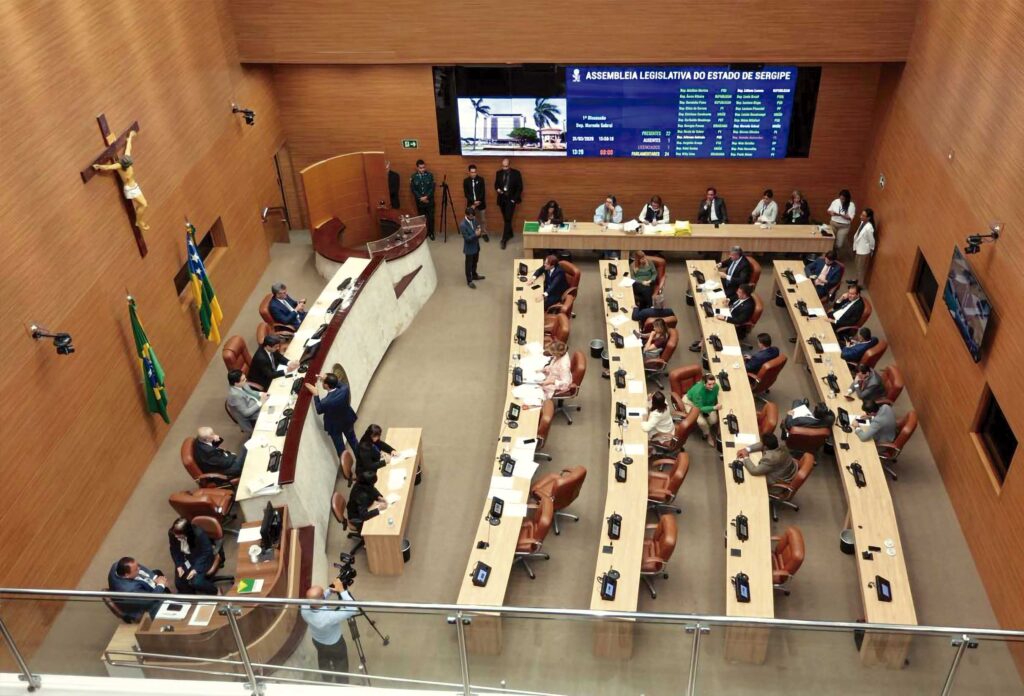 Reajuste de até 7% libera ganhos a 66 mil servidores em SE