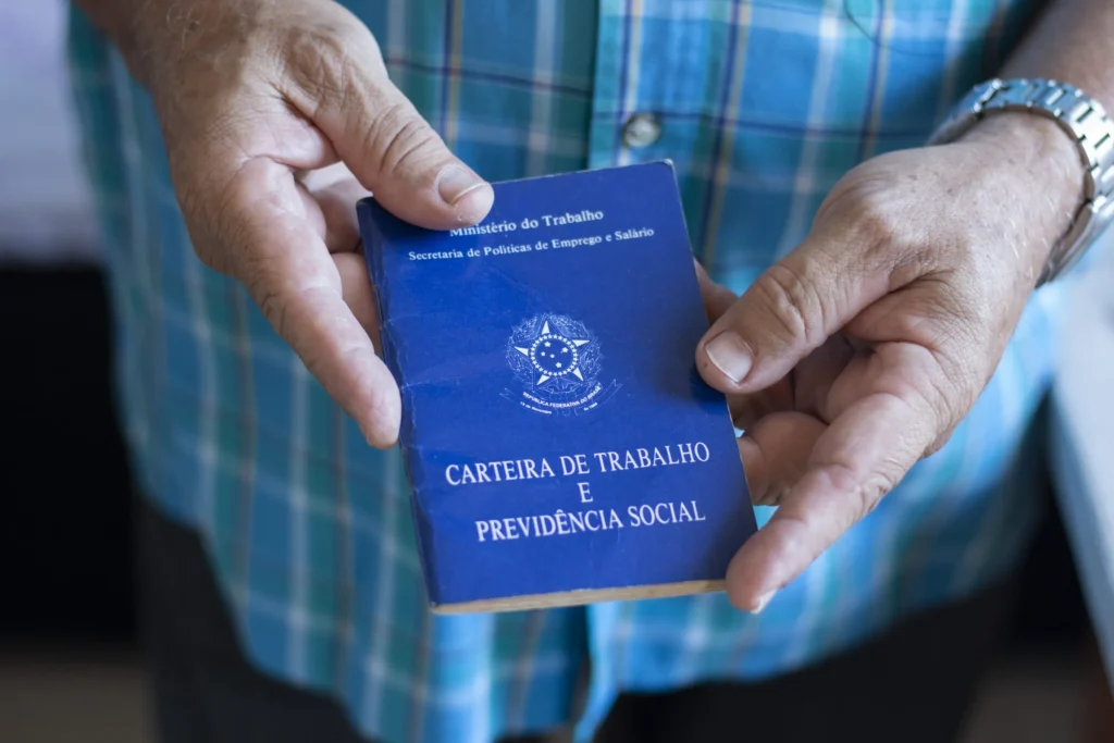 como tirar carteira de trabalho scaled 1