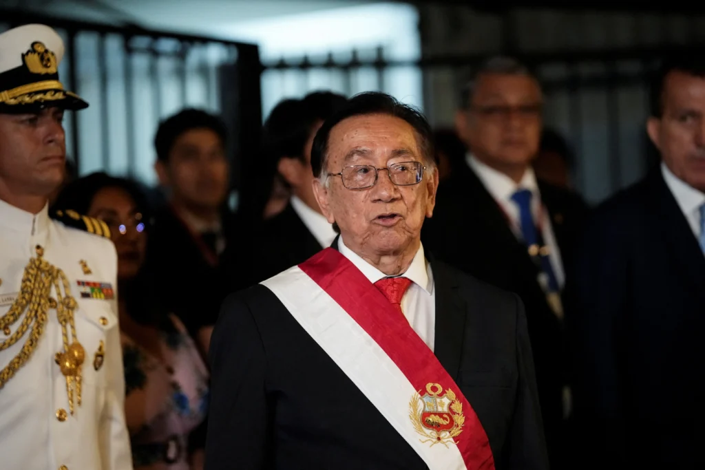Oito presidentes em 8 anos: crise trava economia ‘zumbi’ do Peru