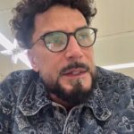 Latino rebate crítica sobre filha e cita “DNA divino”
