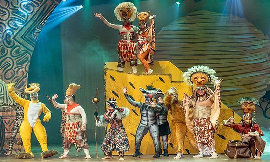Shopping Jardins exibe musical de Timão e Pumba em 02/05/2026