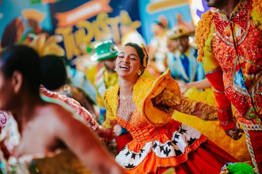 Segundona do Turista abre edicao 2026 com celebracao da cultura popular na Rua Sao Joao