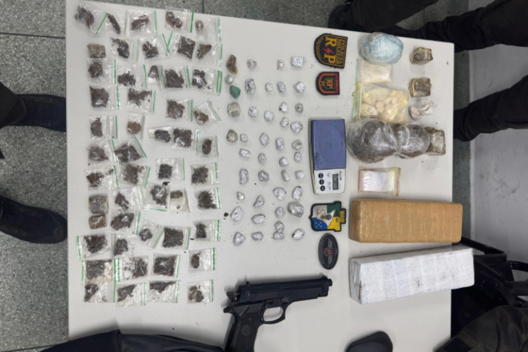 São Cristóvão: PM apreende 2 kg de maconha e simulacro