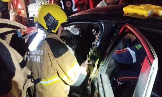 acidente em umba ba deixa dois motoristas presos s ferragens 20260525