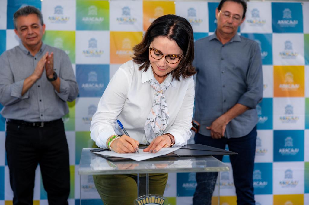 prefeita em lia corr a autoriza constru o de novo cras na zo 20260528