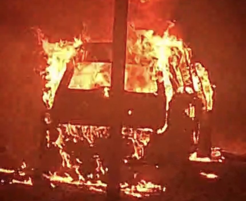 carro pega fogo e assusta moradores do lamar o com risco red 20260618