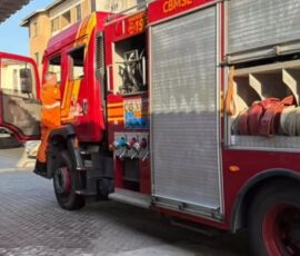 carro pega fogo em garagem e d