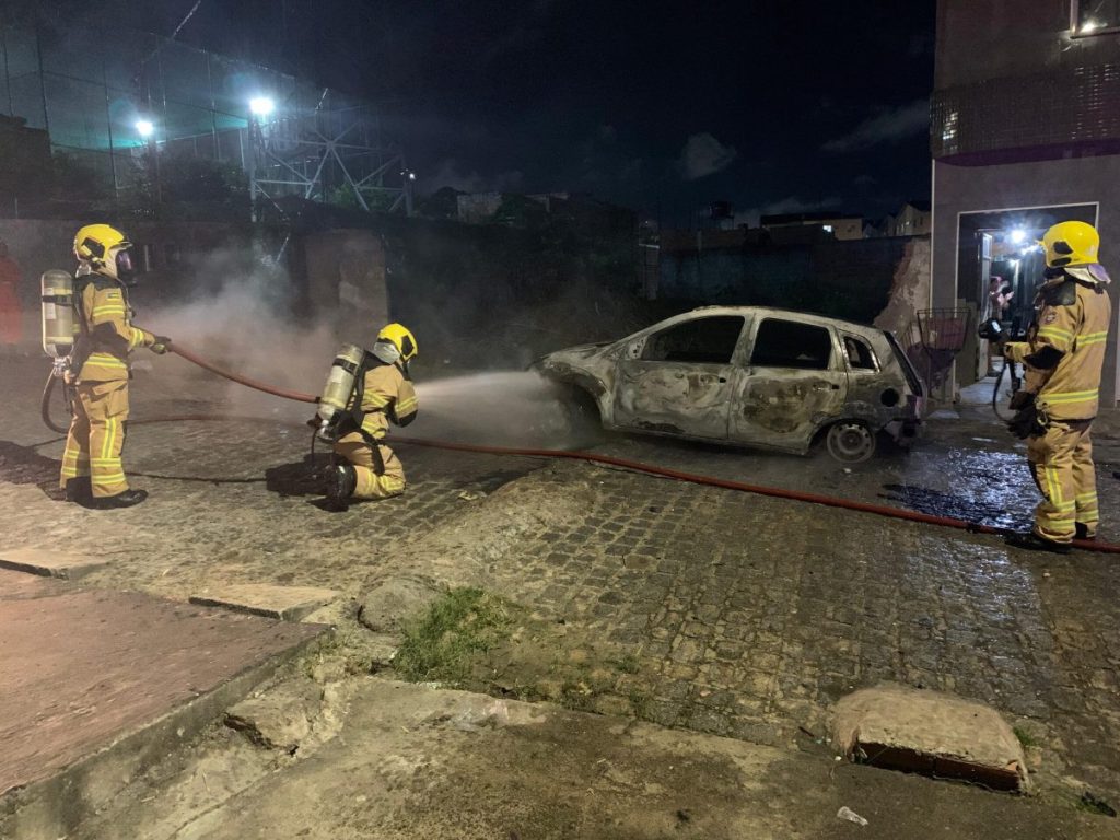 carro pega fogo no lamar o e assusta moradores perto de casa 20260618