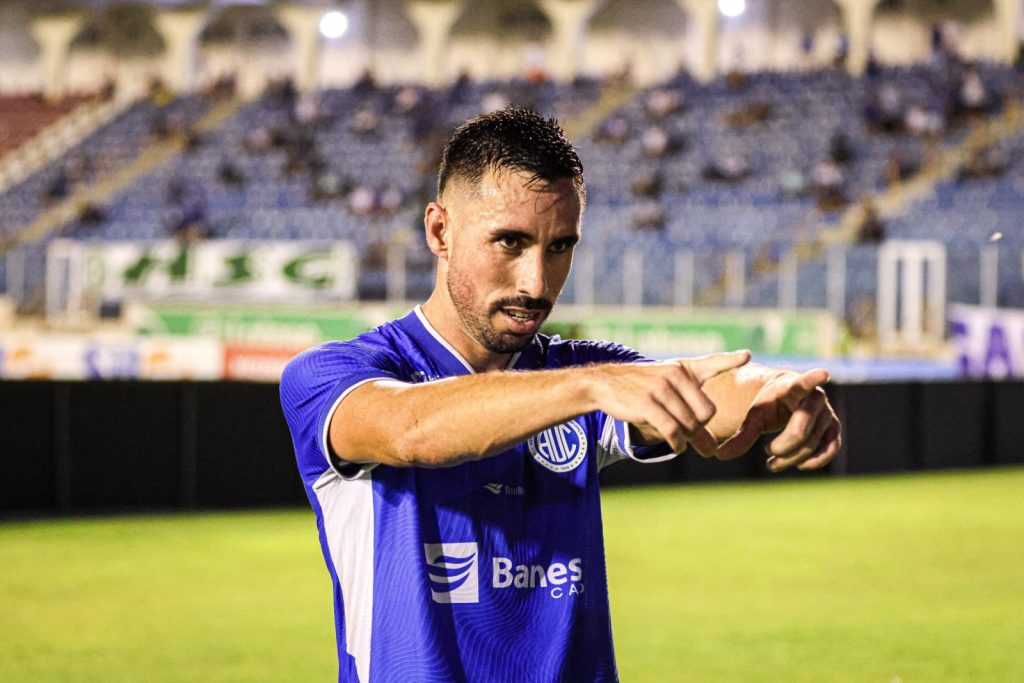 confian a derruba l der e escapa do rebaixamento na s rie c 20260623