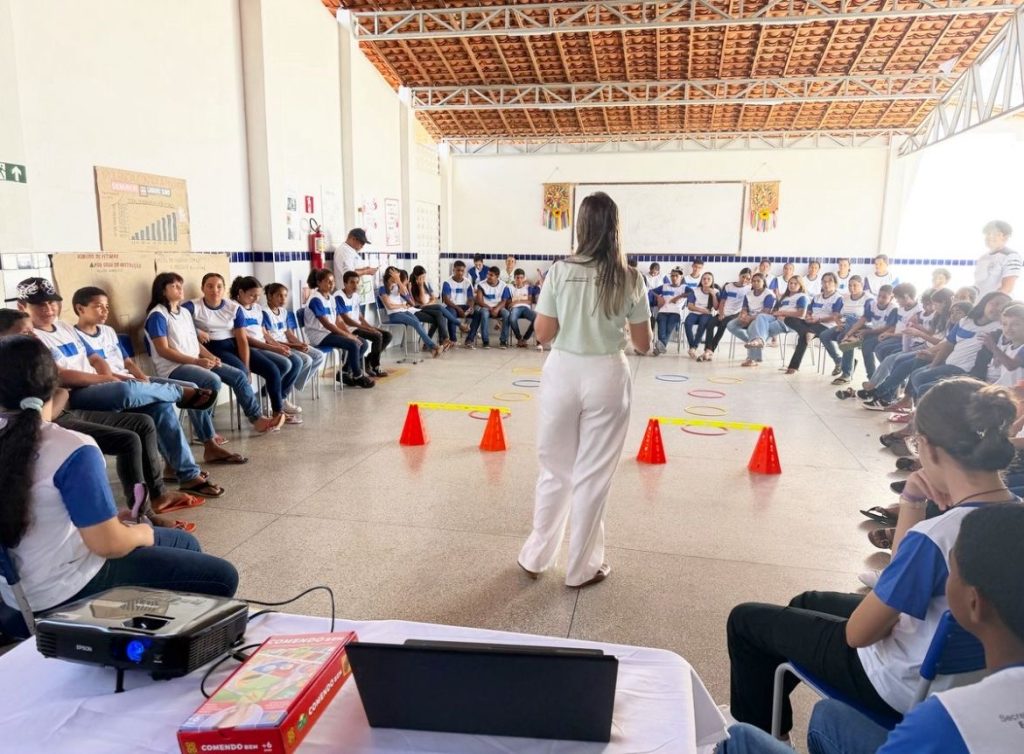 crian as de pinh o recebem vacinas e kits de higiene nas esc 20260609
