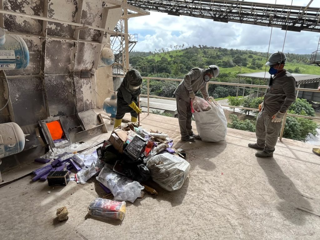 denarc queima 1 5 tonelada de drogas apreendidas em sergipe 20260619