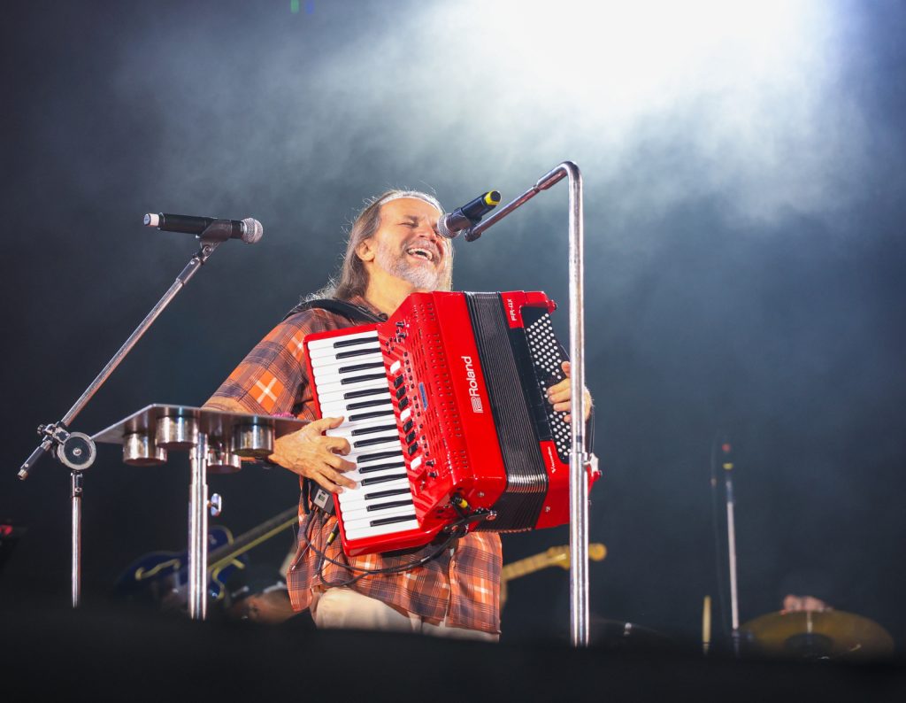 forr e sertanejo marcam mais uma noite do forr caju na pra a 20260627