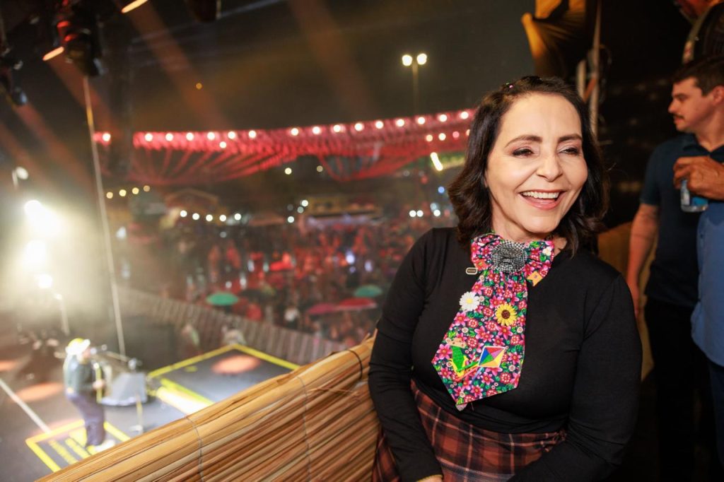 prefeita em lia corr a celebra recorde de p blico no forr ca 20260626