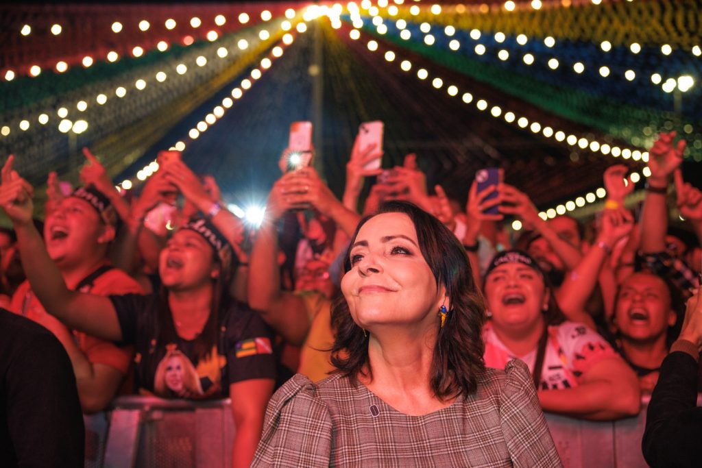 prefeita em lia destaca a cultura local em mais uma noite do 20260621