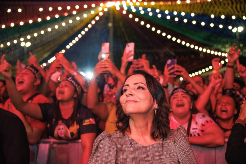 prefeita em lia destaca a cultura local em mais uma noite do 20260621