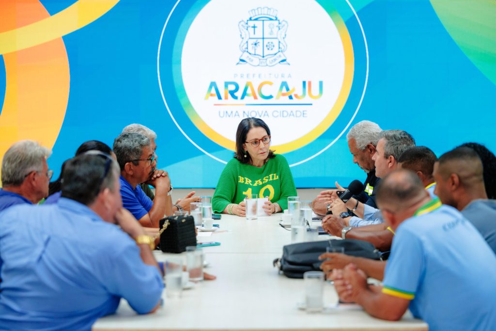 prefeita em lia se re ne com cooperativas de transporte comp 20260611