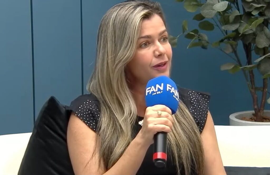 Adriana Carvalho defende mais mulheres na política e diz que missão é servir ao povo