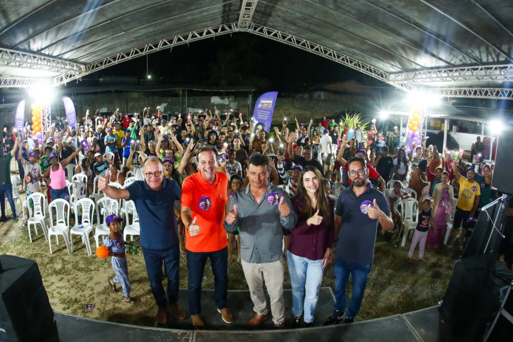 André Moura passa sábado em Socorro entre capoeira, conversa com moradores e forró