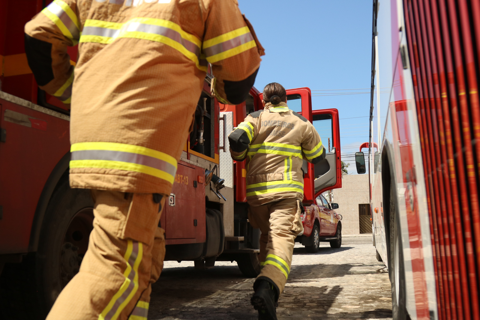Bombeiros combatem 1.076 incêndios em Sergipe no 1º semestre