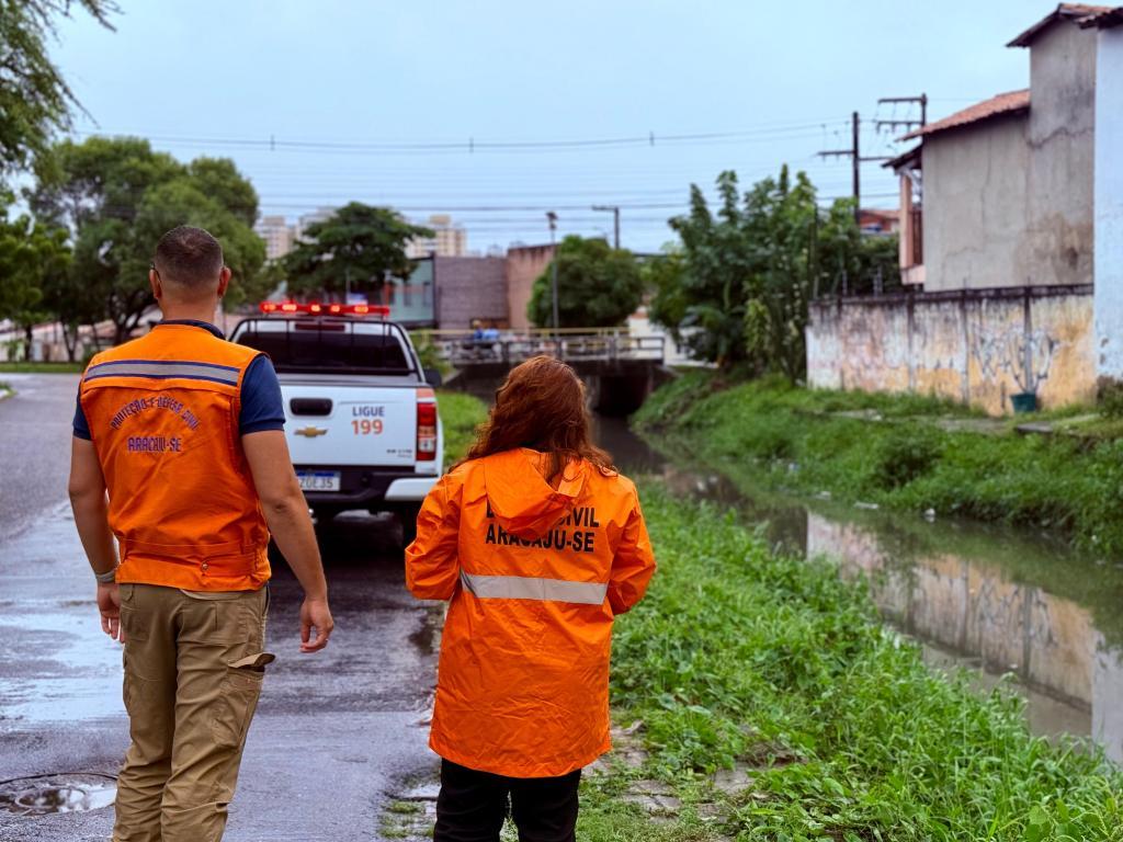 chuva e vento forte defesa civil monitora alerta do inmet em 20260715