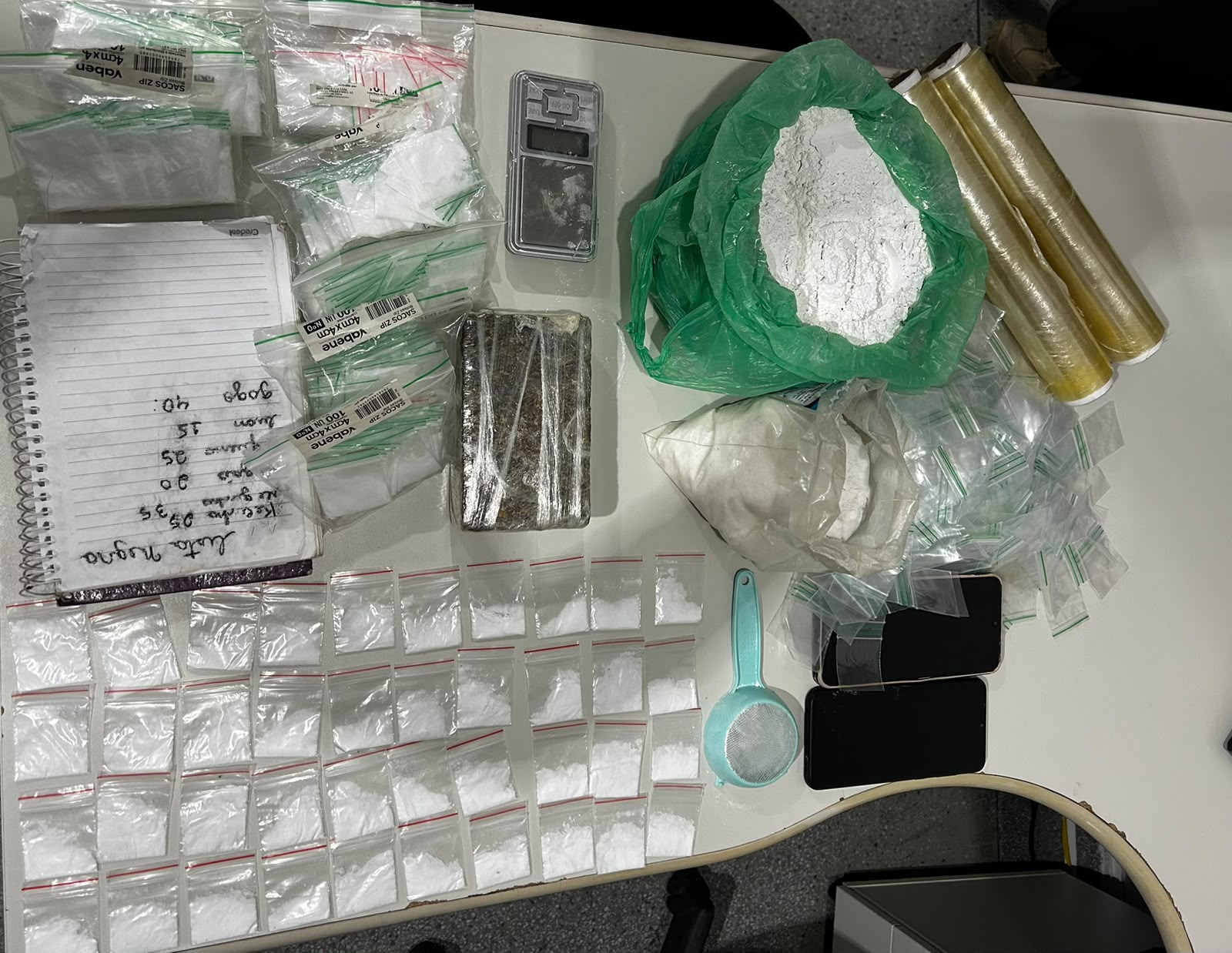 Divisão de Narcóticos prende homem e apreende 380 porções de cocaína em Itabaiana