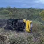 nibus com romeiros tomba no interior do cear e deixa dois m 20260704