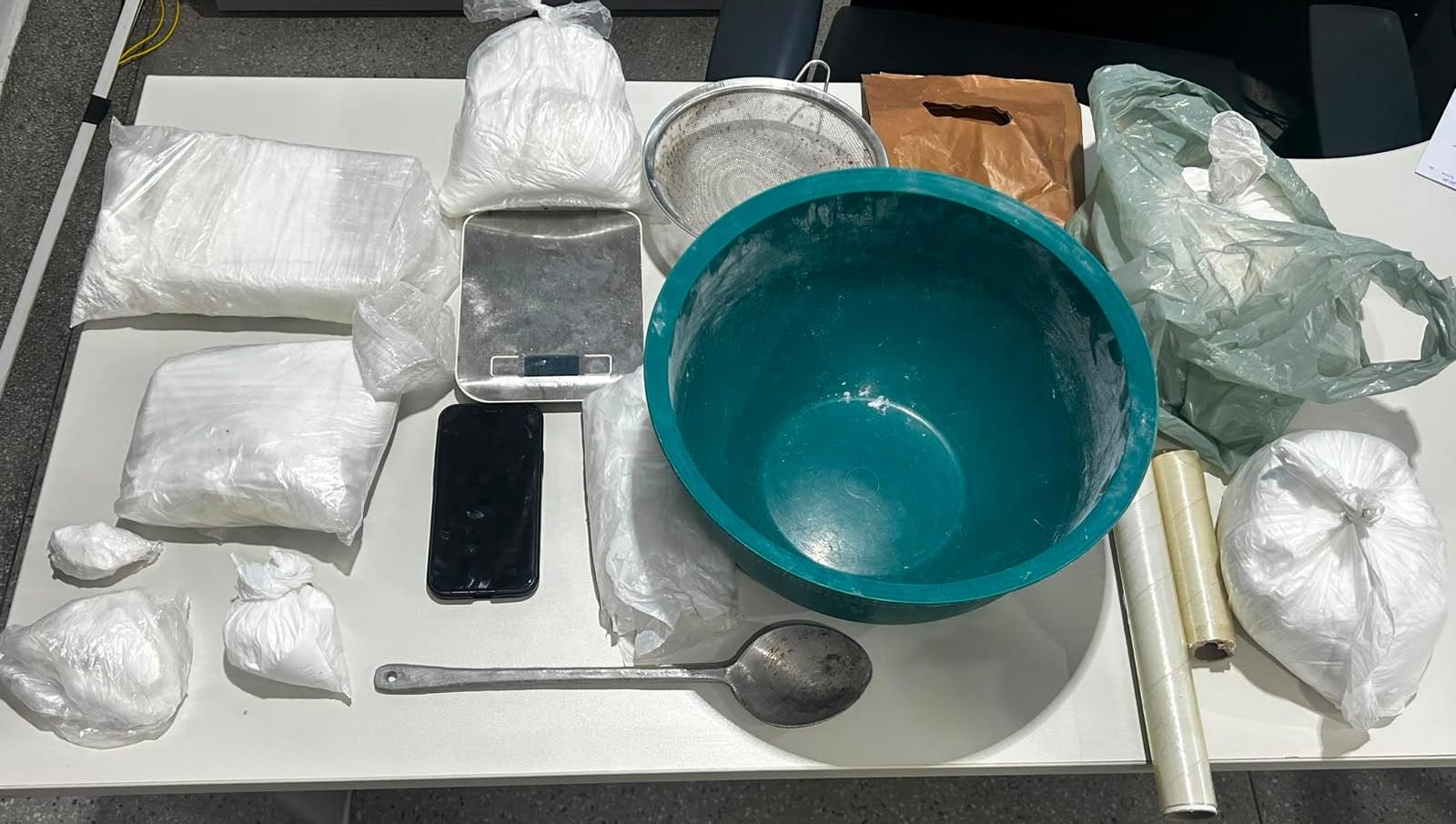 Polícia desmantela laboratório de cocaína e prende mulher em Itabaiana