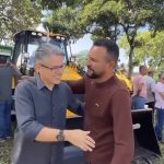 tomar do geru recebe retroescavadeira para refor ar estradas 20260702