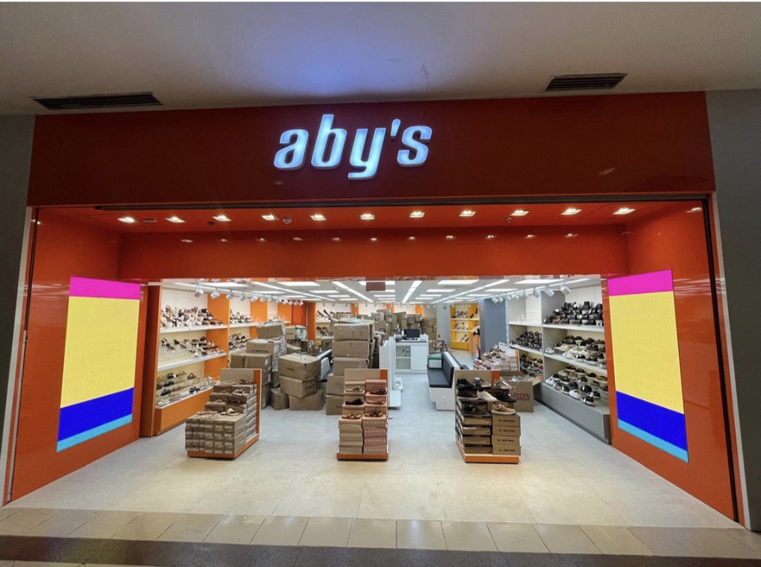 Aby’s Calçados reinaugura loja com novo conceito esportivo em Aracaju