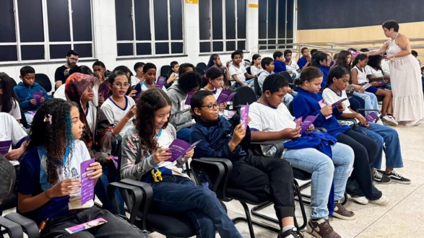 Agosto Lilás leva debate sobre prevenção à violência às escolas de Aracaju