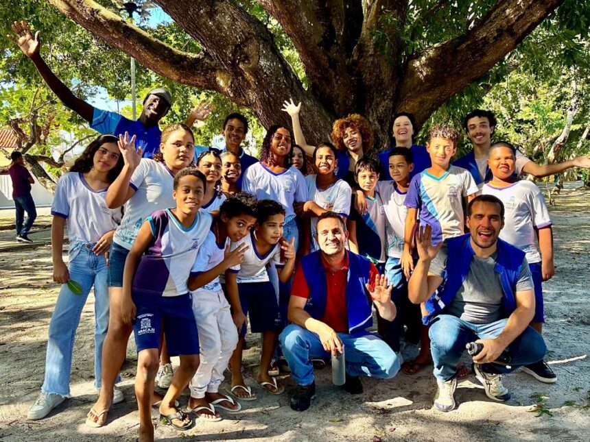 Alunos conhecem manguezal e história de Sergipe em passeio no Poxim