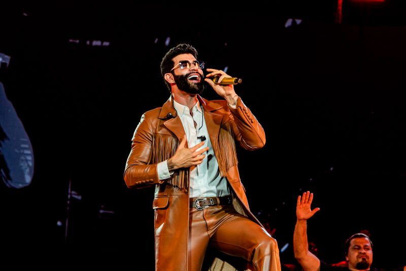Gusttavo Lima no palco do Estádio na 71ª Festa do Peão de Barretos