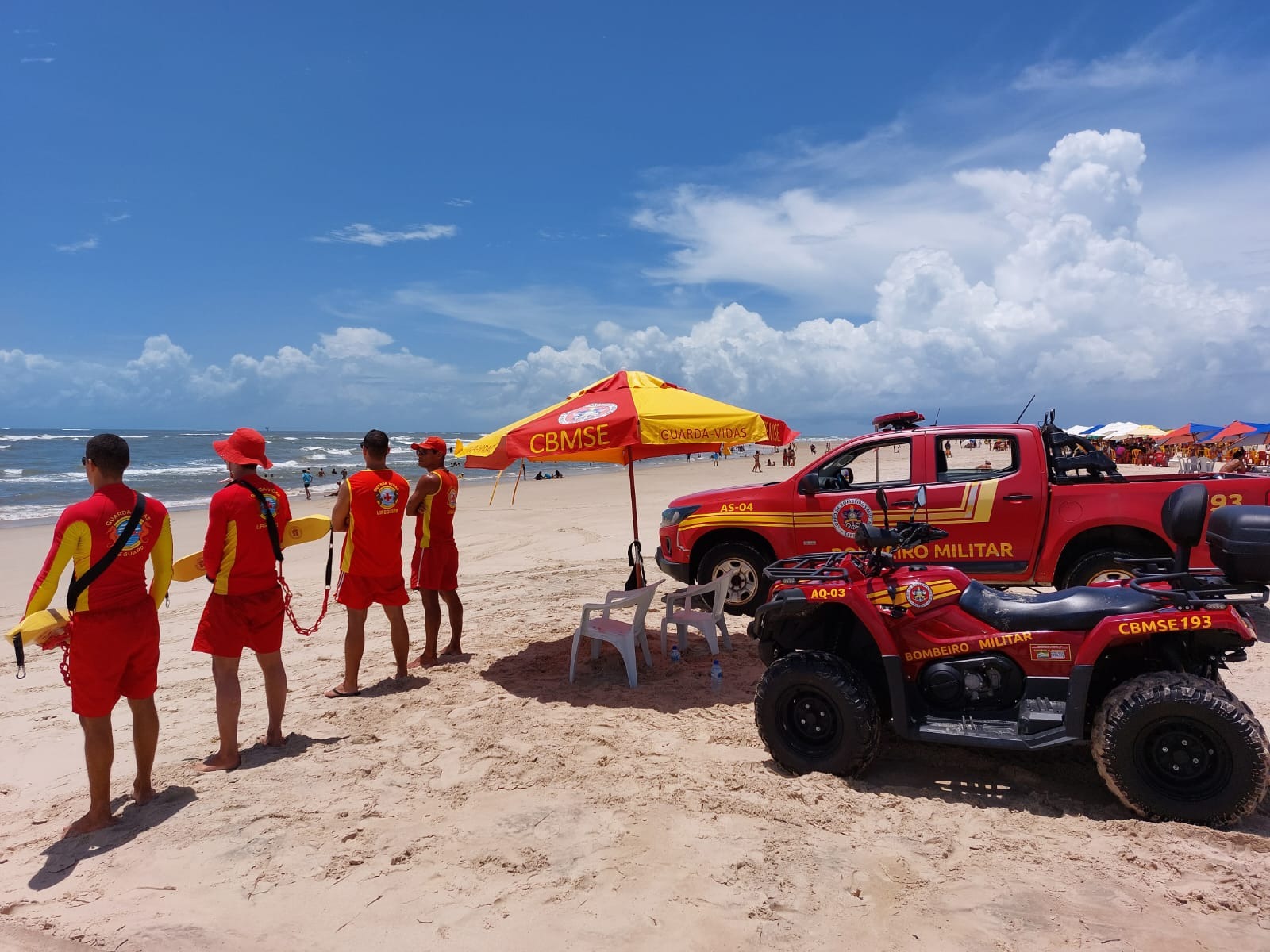 Bombeiros do SE encontram corpo na Praia da Costa; identificação pendente