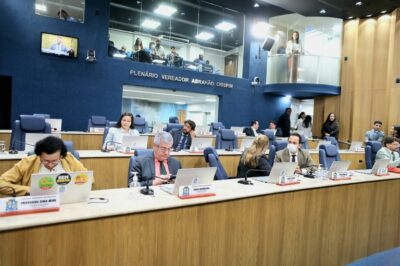 Câmara de Aracaju aprova Hino nas escolas e medidas para pessoas com deficiência
