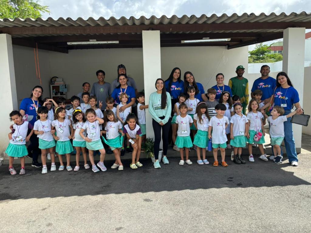 Crianças conhecem reciclagem em visita ao Ecoponto do Jabotiana