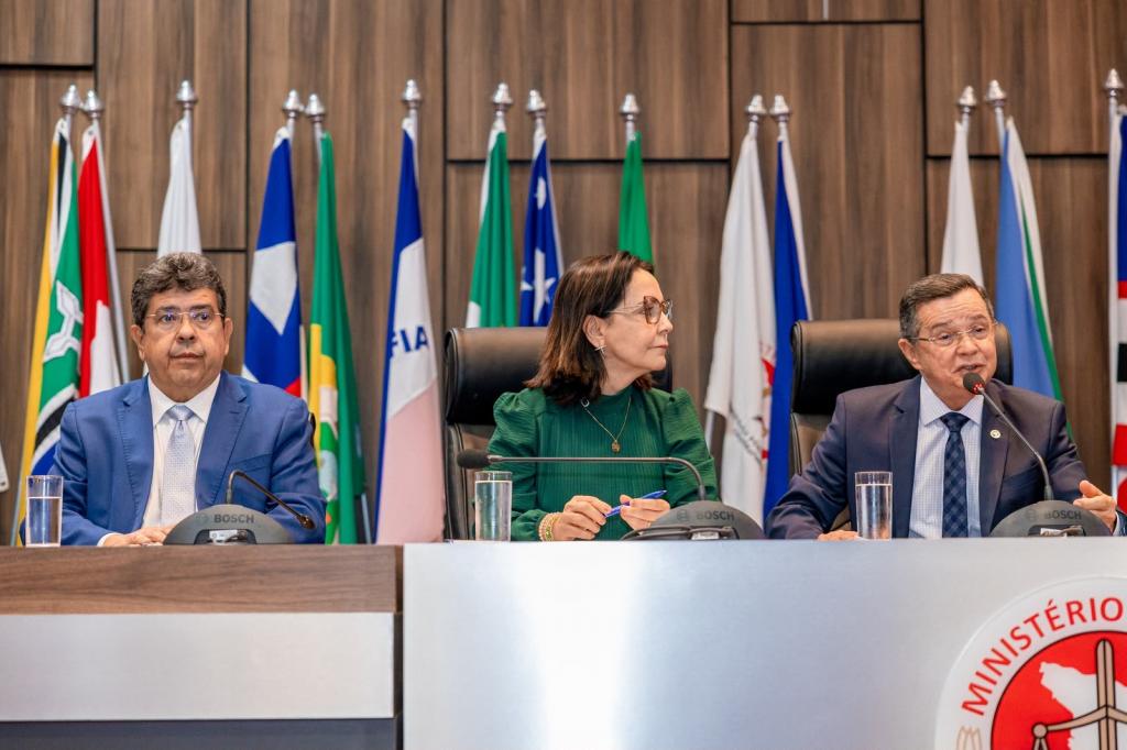 Emília apresenta ao MPSE plano para modernizar feiras livres de Aracaju