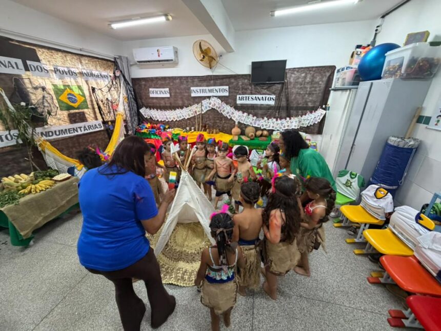 Escola de Aracaju realiza ação sobre povos indígenas com estudantes