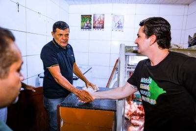 Gustinho apresenta projeto para reduzir taxas e fortalecer feiras livres