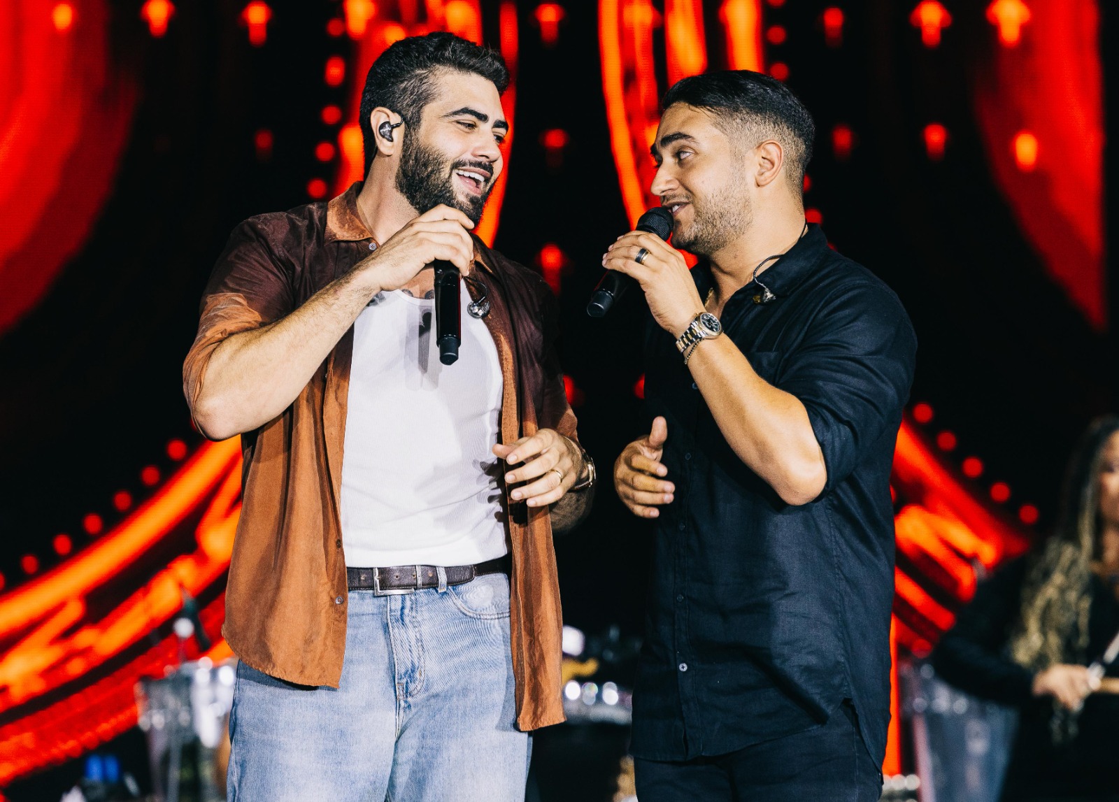 Henrique & Juliano animam Vaquejada no Parque Zezé Rocha