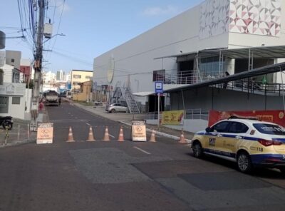 Obra da Iguá muda trânsito na Nelson Hungria, no Luzia