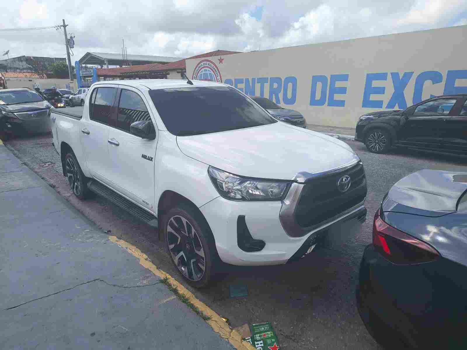 PM apreende drogas e recupera Hilux roubada em Nossa Senhora do Socorro